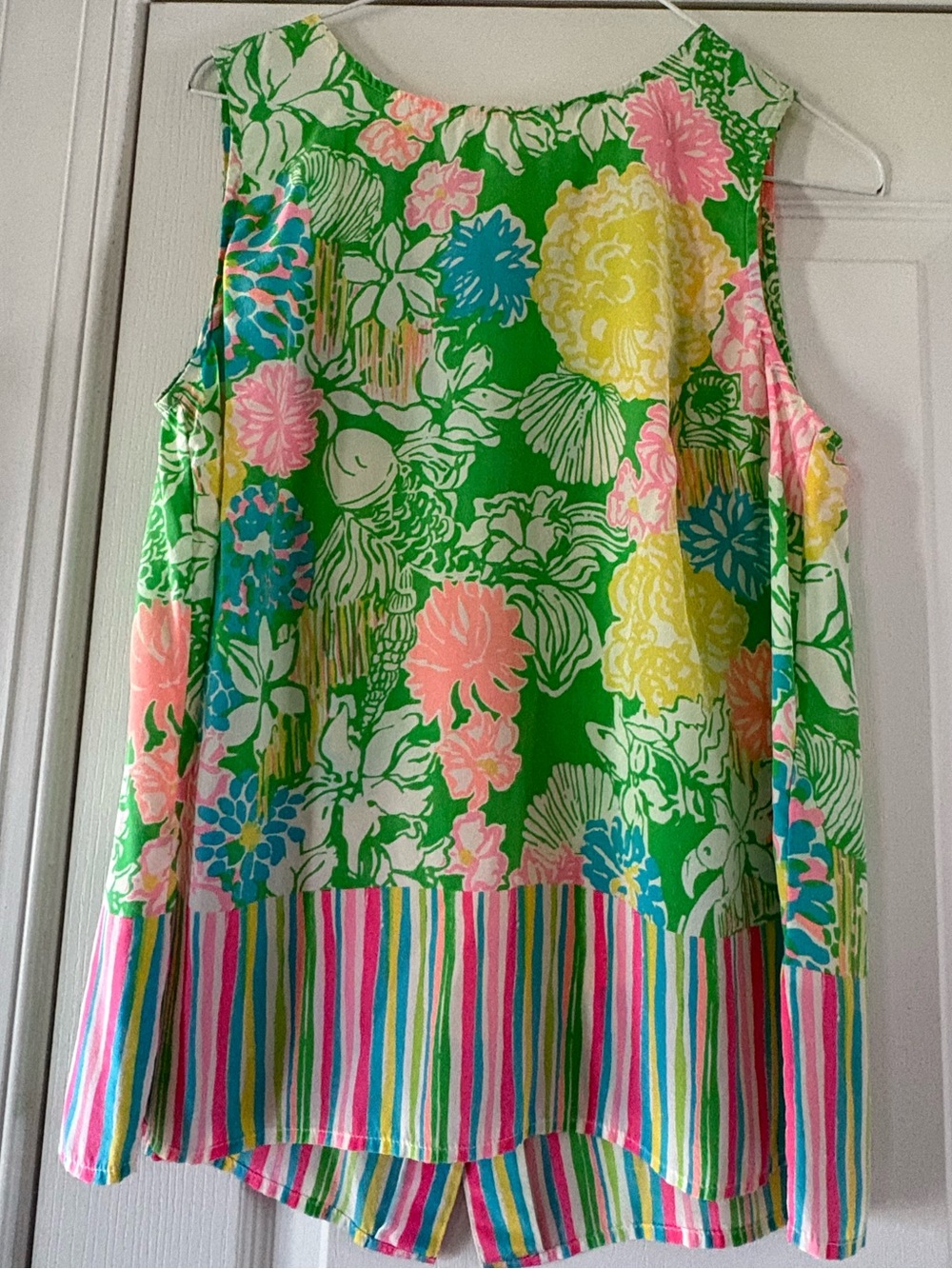 Lilly Pulitzer Iona Hibiscus Stroll Tank - Picture 3 of 6